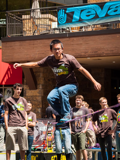 10 Slackline Tricks That Will Impress Your Friends